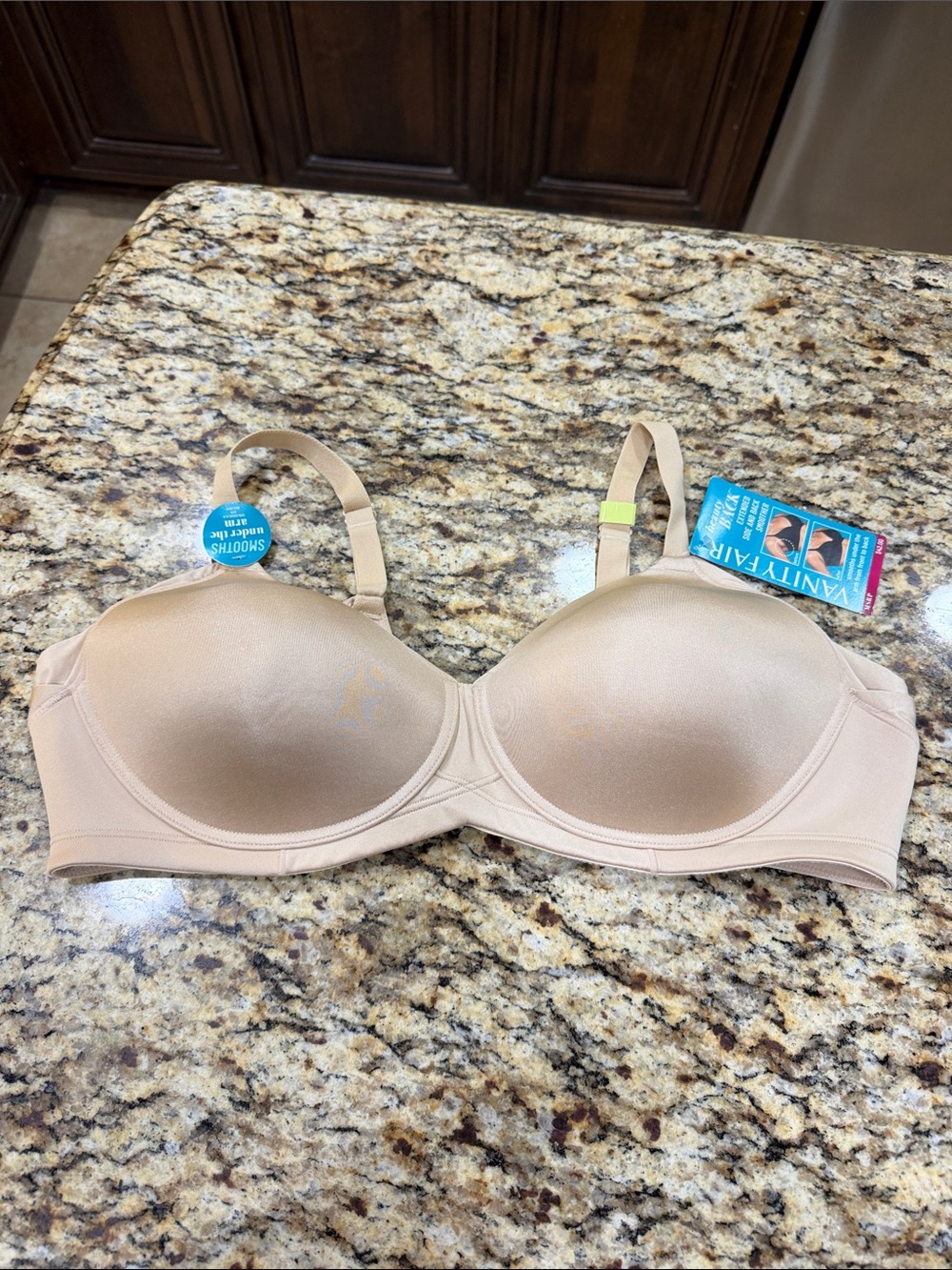 NWT Vanity Fair Nude Smooth Molded T-Shirt Bra